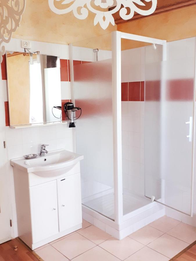Chambres D'Hotes La Noyeraie Izeron Esterno foto